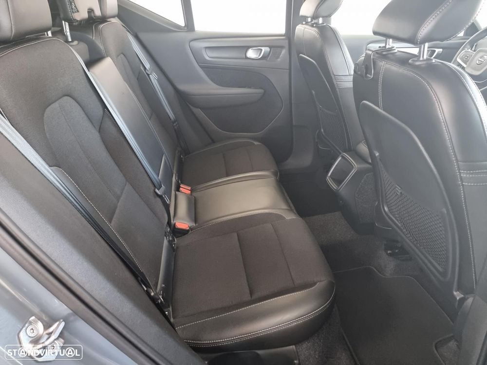 Volvo XC 40 2.0 D3 Momentum Plus Geartronic - 48