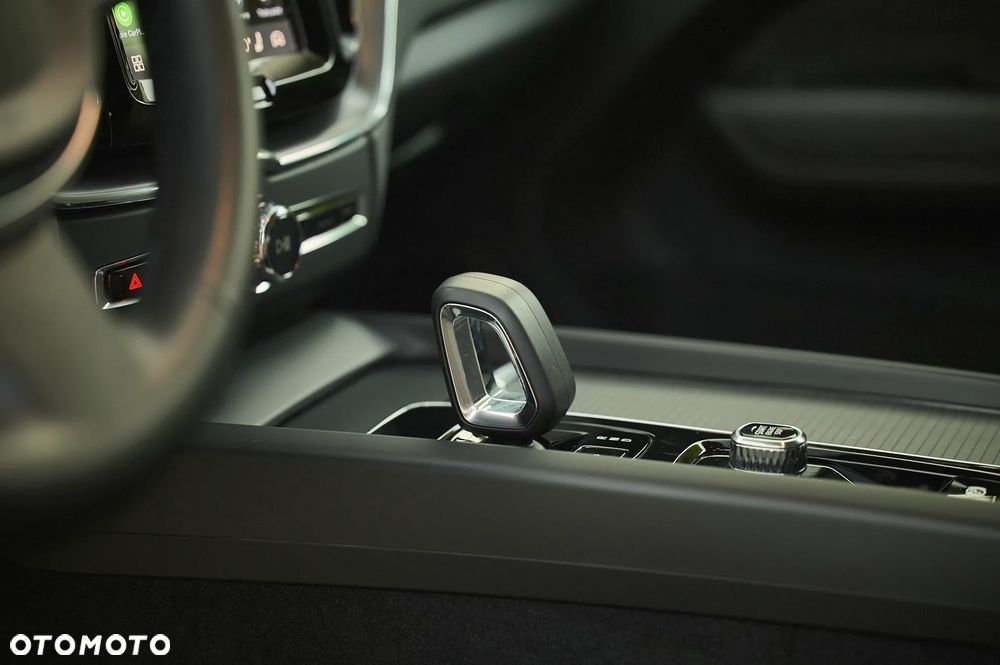 Volvo XC 60 B4 D AWD Momentum Pro - 33