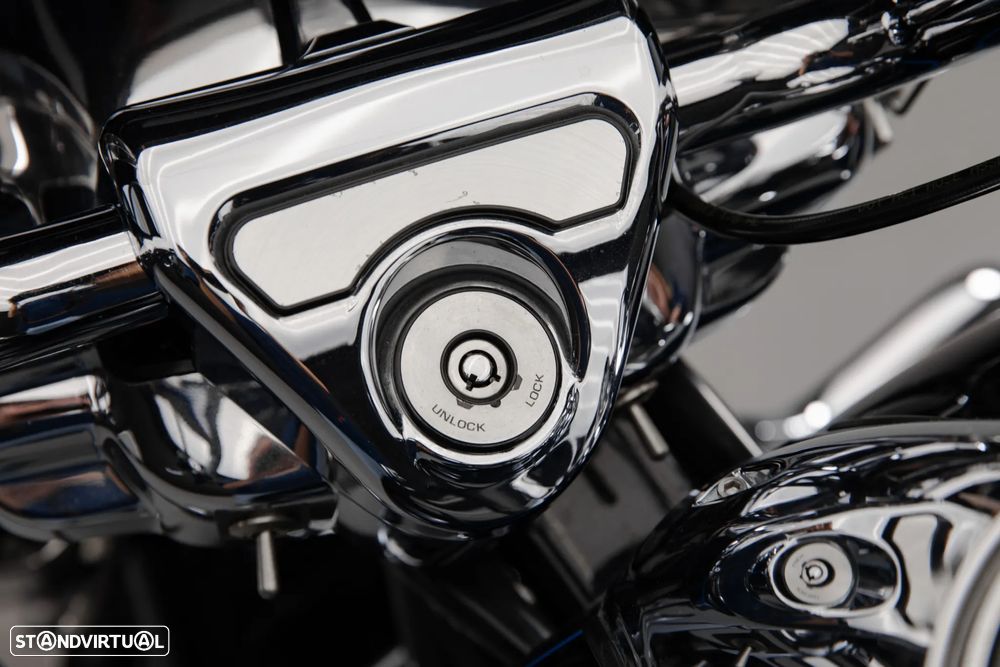 Harley-Davidson FLHR Road King - 15