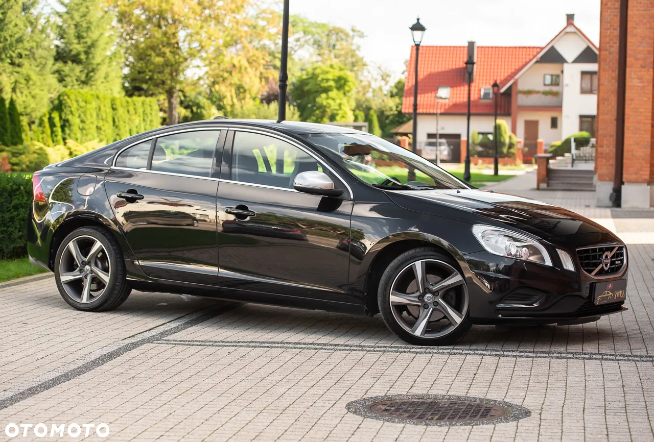 Volvo S60 D3 R-Design - 3