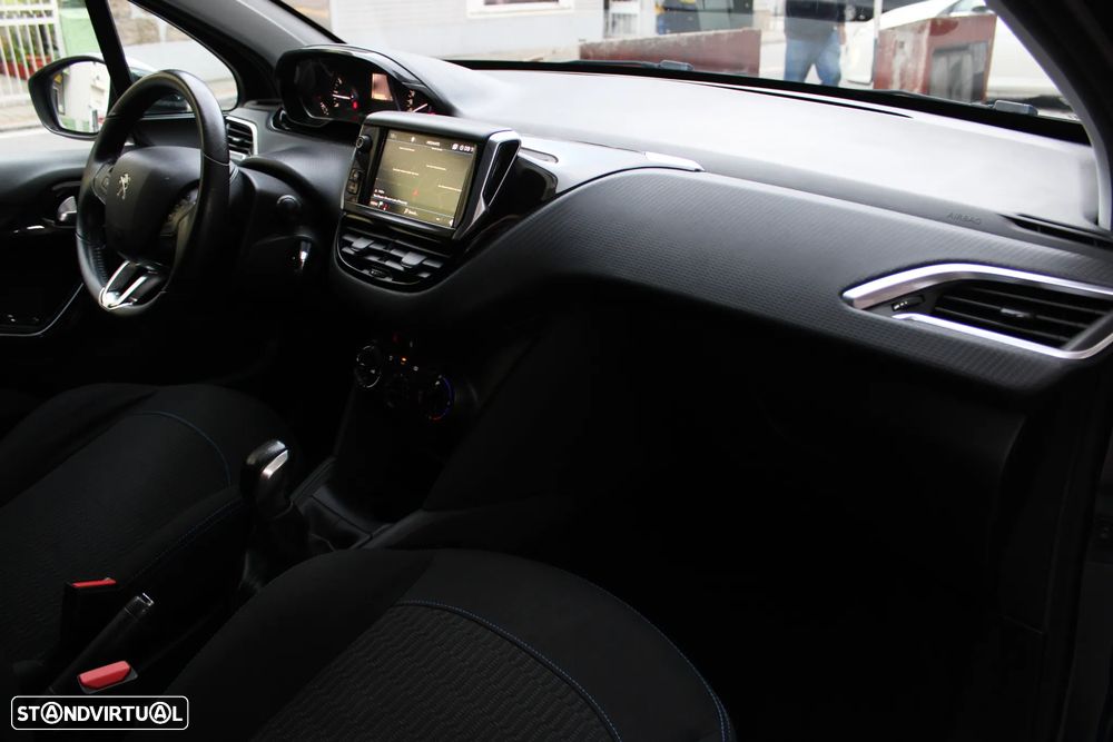 Peugeot 208 1.2 PureTech Style - 33