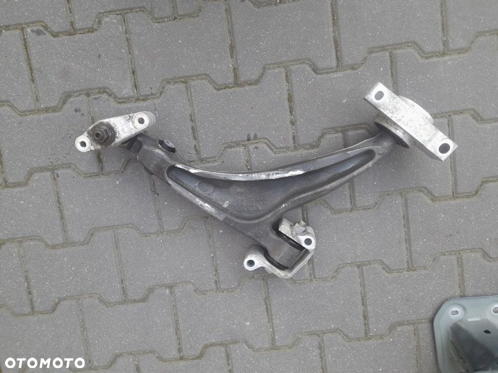 WAHACZ LEWY PRZÓD VOLVO XC60 II 18-24R W-WA - 2