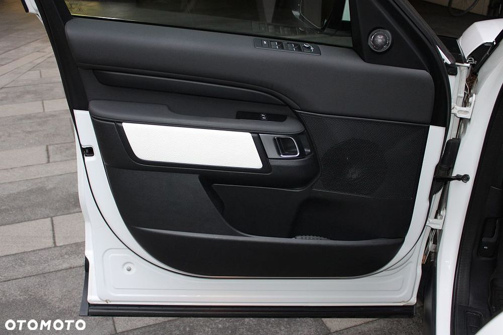 Land Rover Discovery 2.0 P300 - 12