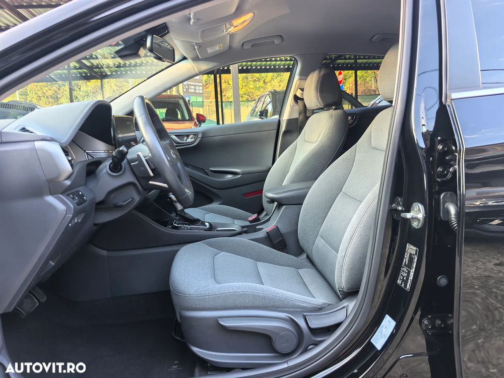 Hyundai IONIQ - 8