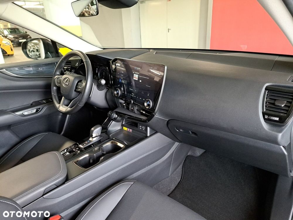 Lexus NX 2023