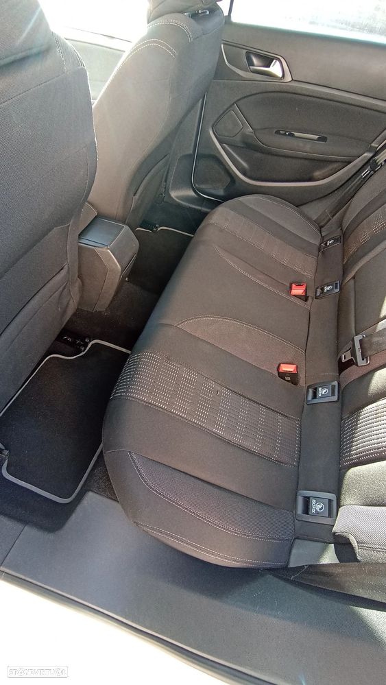 Peugeot 308 1.6 BlueHDi Allure J17 - 17