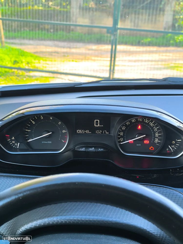 Peugeot 208 1.2 PureTech Style - 15