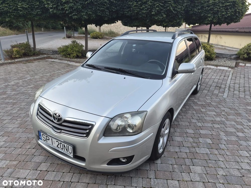 Toyota Avensis 2.0 D-4D Luna - 1