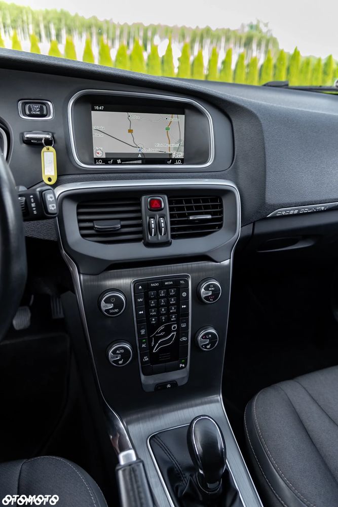 Volvo V40 Cross Country D2 Summum - 19