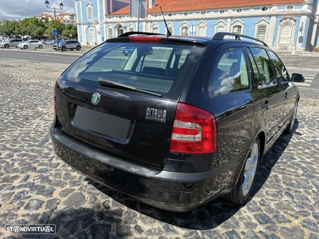Skoda Octavia Break 2.0 TDI Sportline - 4