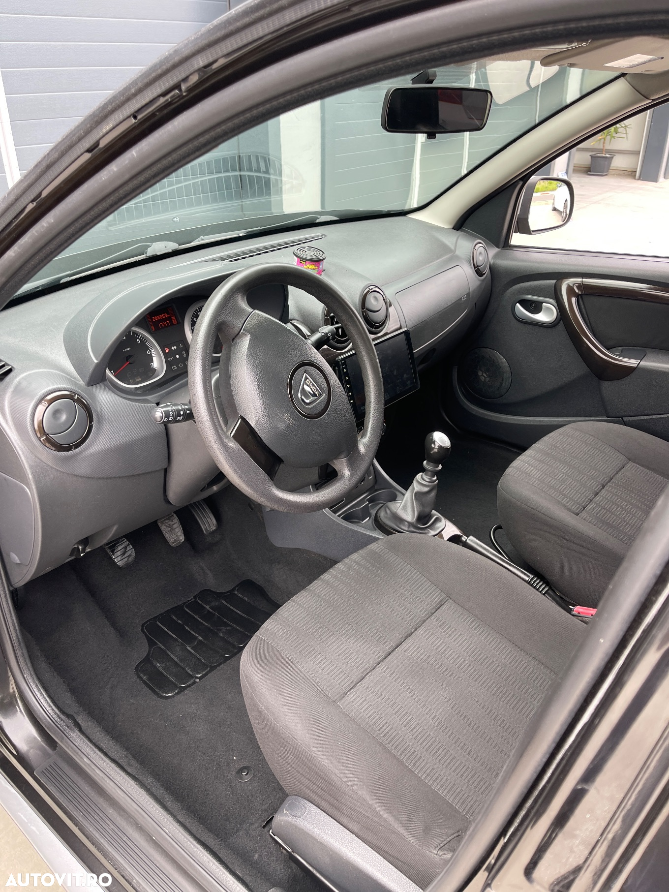 Dacia Duster 1.5 dCi 4x2 Laureate - 7