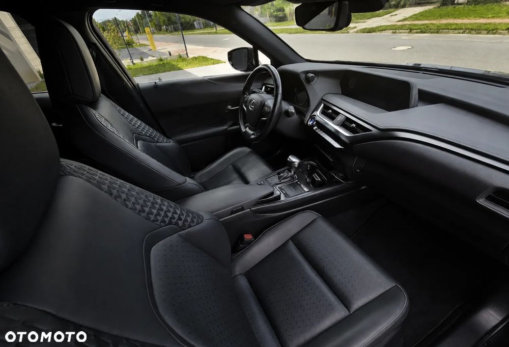 Lexus UX 250h GPF F Impression 2WD - 11