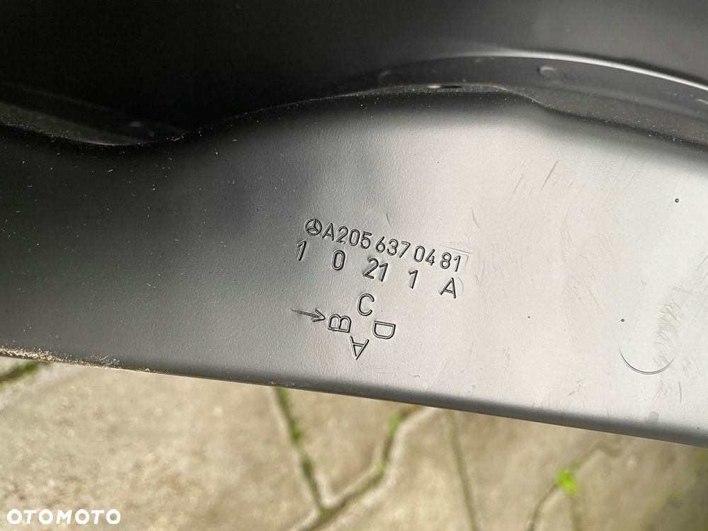 Mercedes C Klasa 205 Kombi Błotnik Tył Prawy A205 - 2
