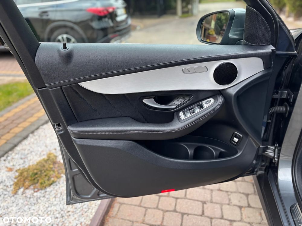 Mercedes-Benz GLC 220 d 4Matic 9G-TRONIC AMG Line - 26