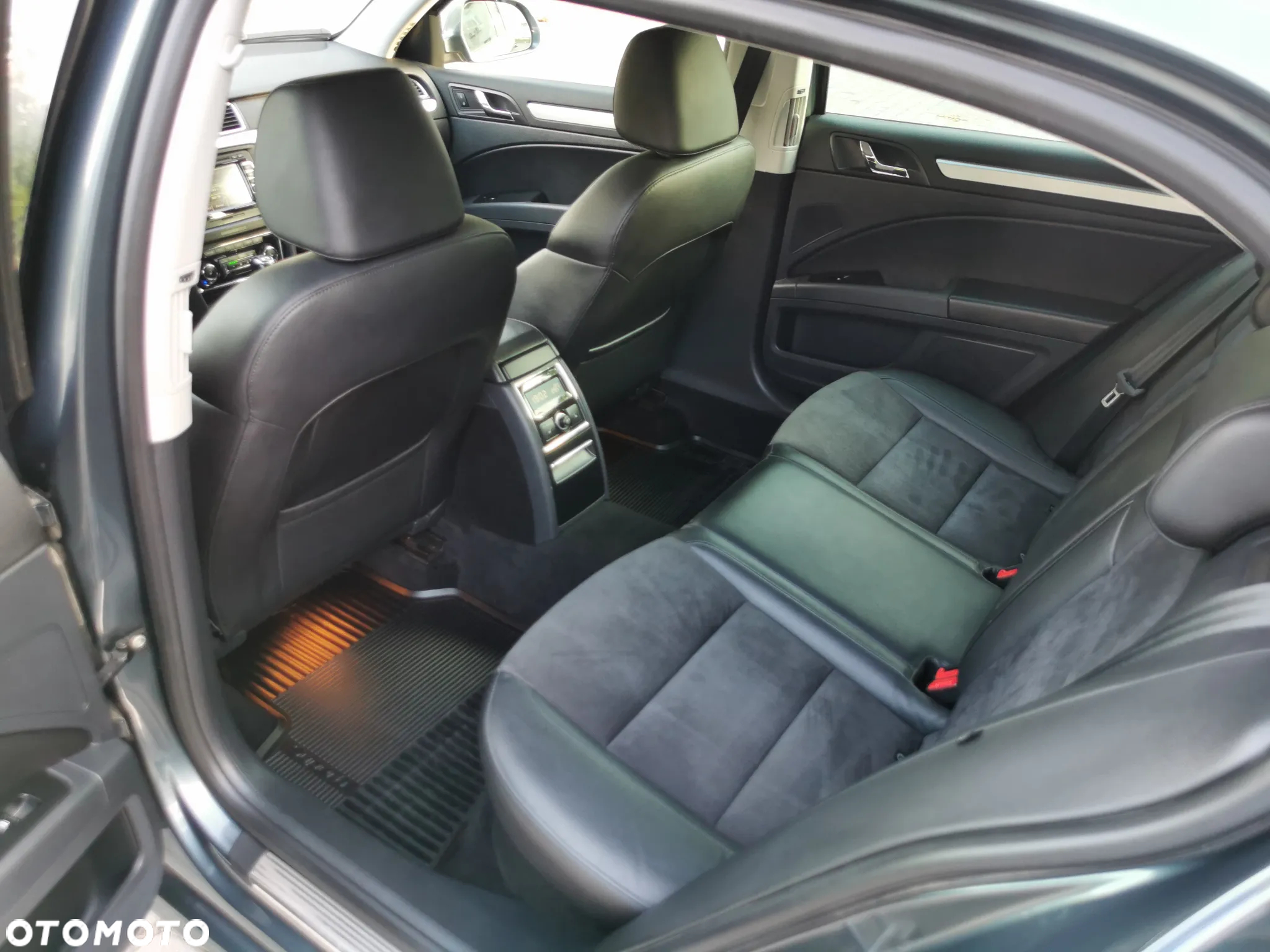 Skoda Superb 2.0 TDI 4x4 Elegance DSG - 21