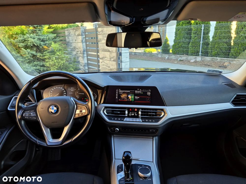 BMW Seria 3 318i Advantage sport - 10