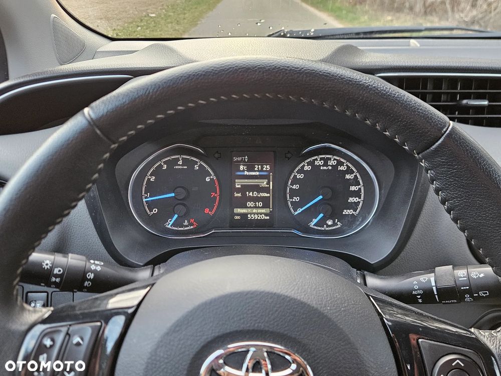 Toyota Yaris 1.5 Premium - 10