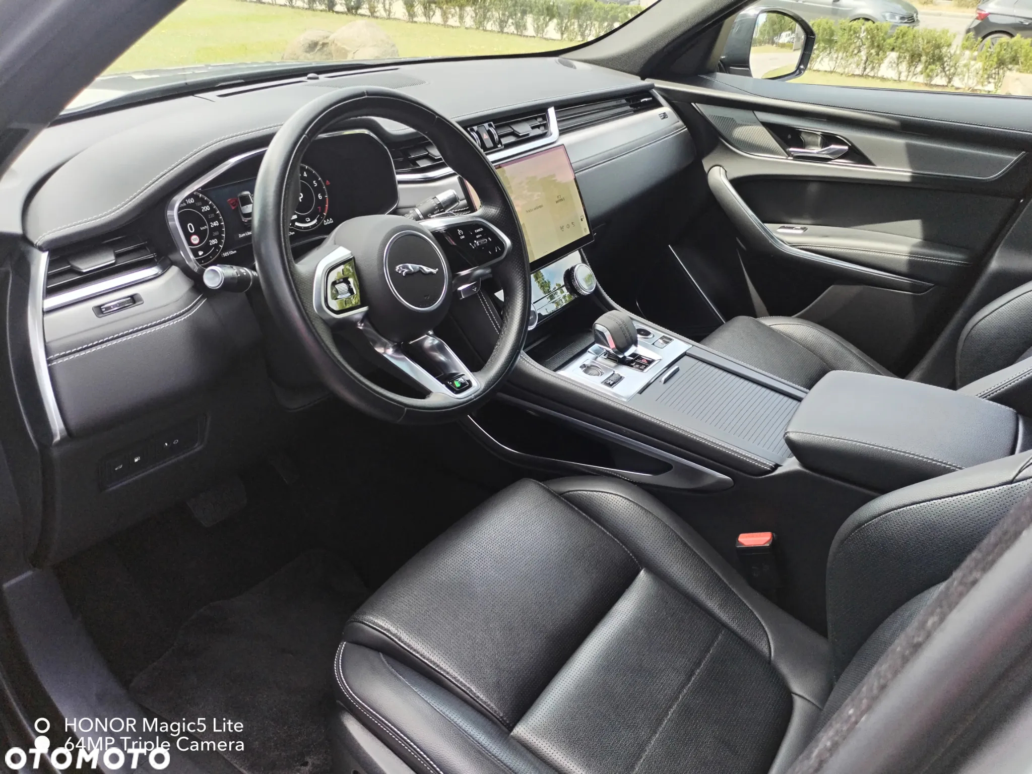Jaguar F-Pace 2.0 P400e PHEV AWD R-Dynamic Black - 10