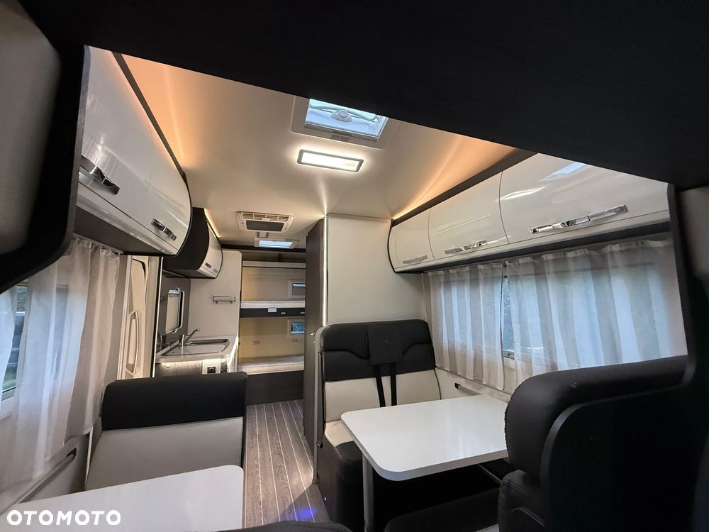 Roller Team 277 camper 7-osób kamper camper zamiana - 30
