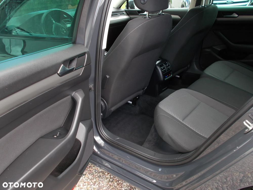 Volkswagen Passat - 7