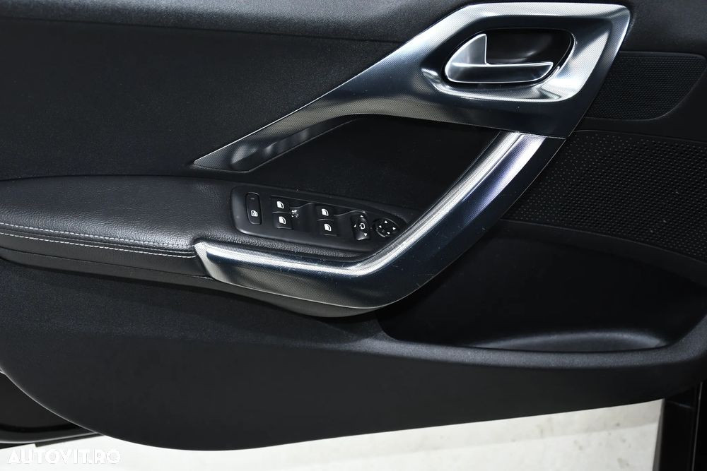 Peugeot 2008 120 VTI Allure - 20