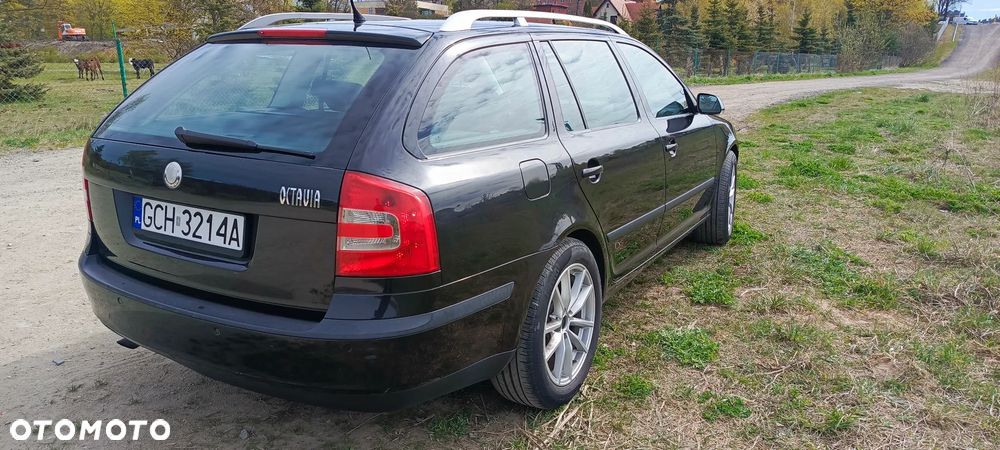 Skoda Octavia 1.6 FSI Ambiente - 4