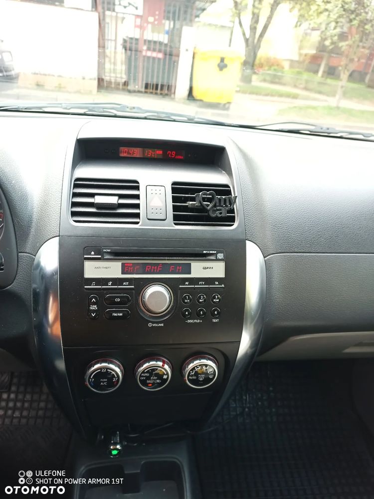 Suzuki SX4 1.6 GS/Premium - 13
