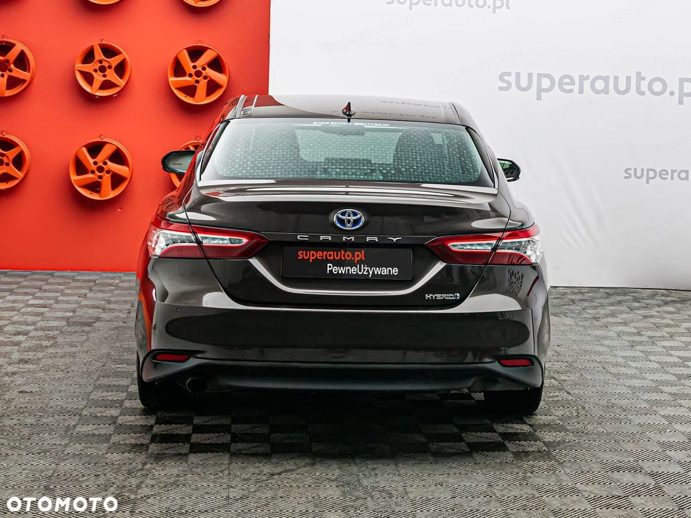 Toyota Camry 2.5 Hybrid Executive CVT - 6