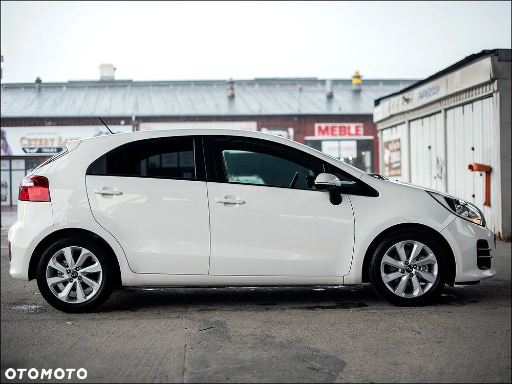 Kia Rio 1.2 Dream Team Edition - 11