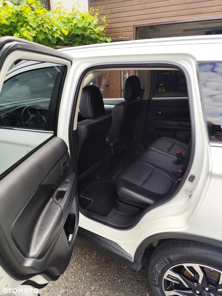 Mitsubishi Outlander 2.0 4WD Plus - 9