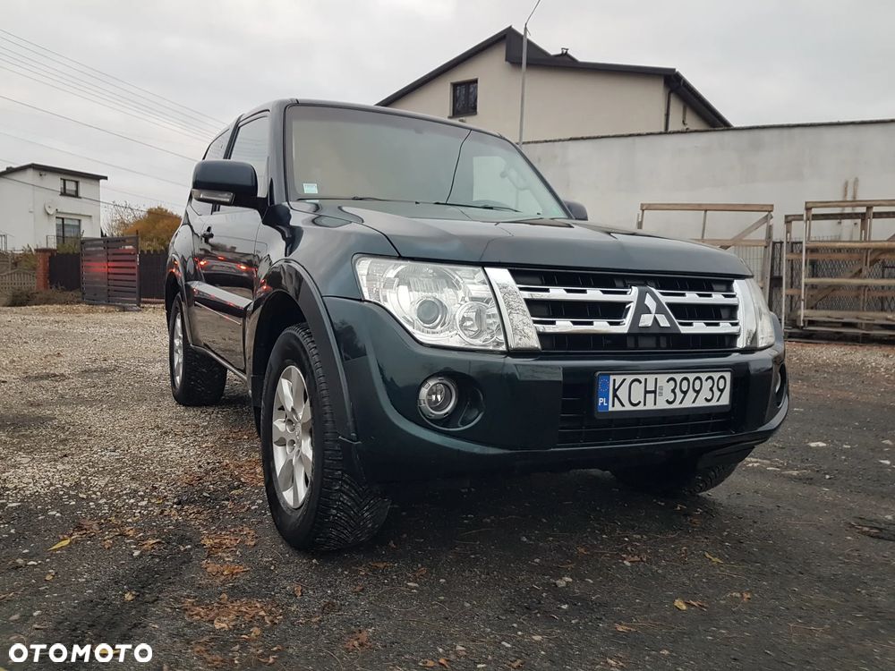 Mitsubishi Pajero 2013 photo 2