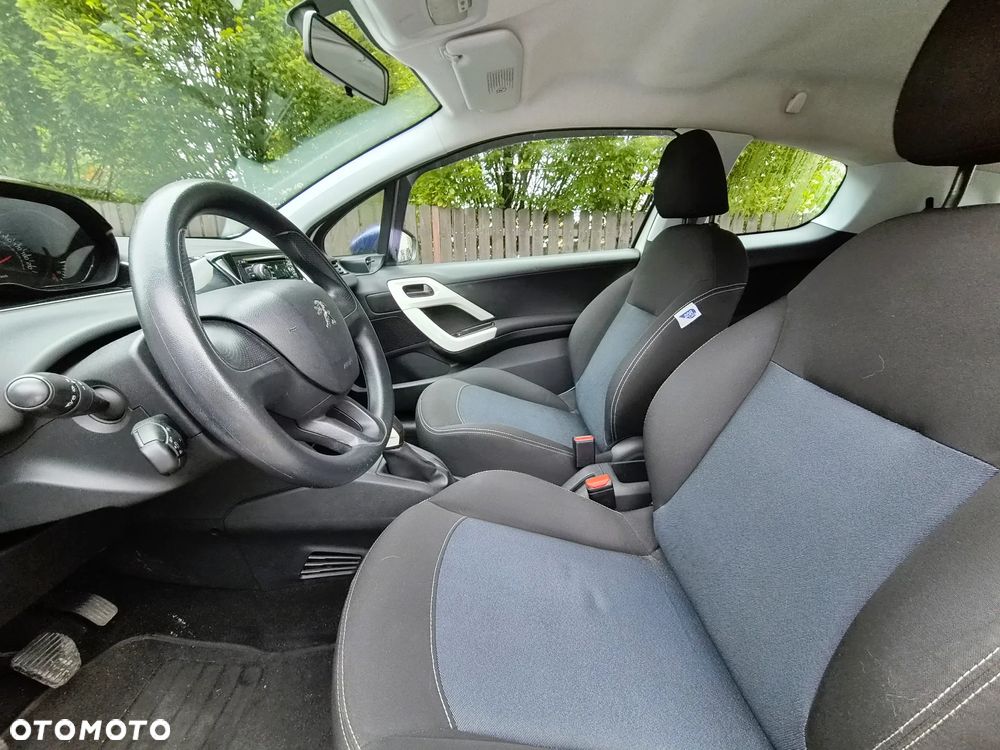 Peugeot 208 - 9