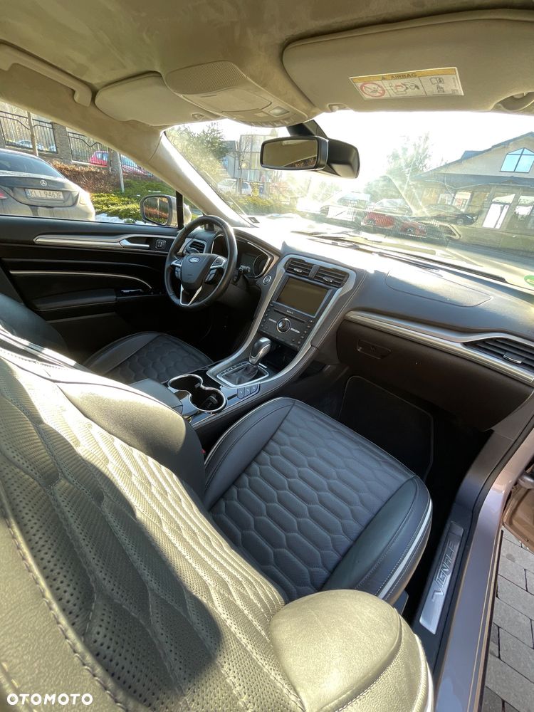 Ford Mondeo 2.0 EcoBoost Start-Stopp Autom Vignale - 12