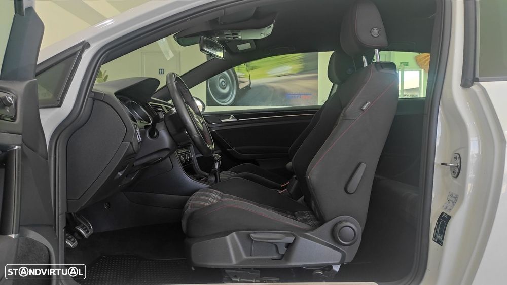 VW Golf 2.0 TSi GTi Performance - 16