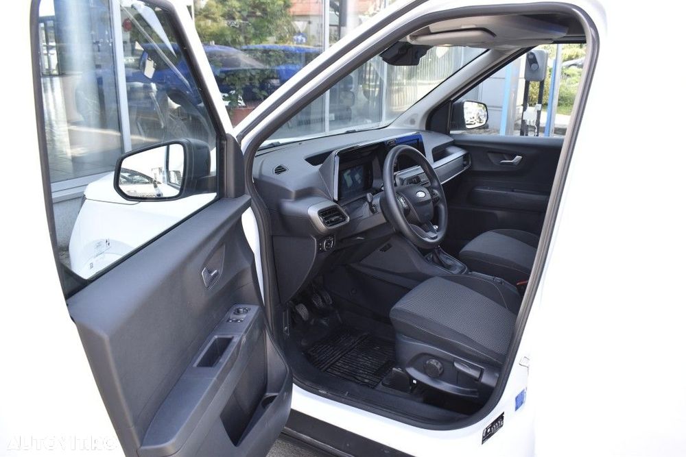 Ford Transit Courier - 25