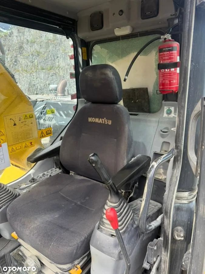 Komatsu PC228USLC - 3