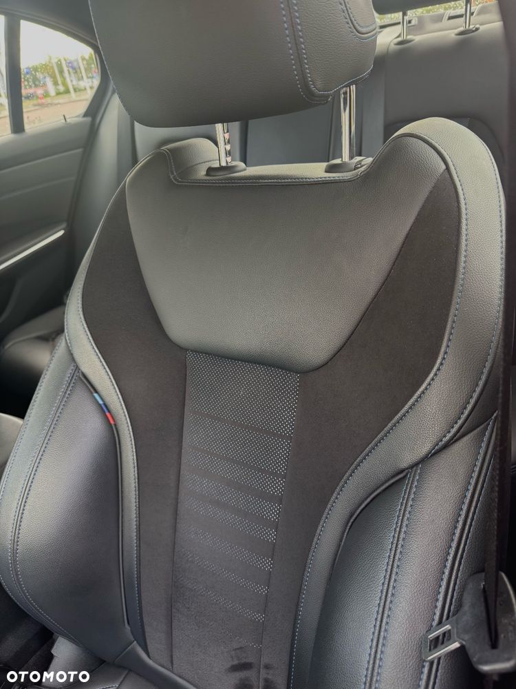 BMW Seria 3 318i M Sport - 8