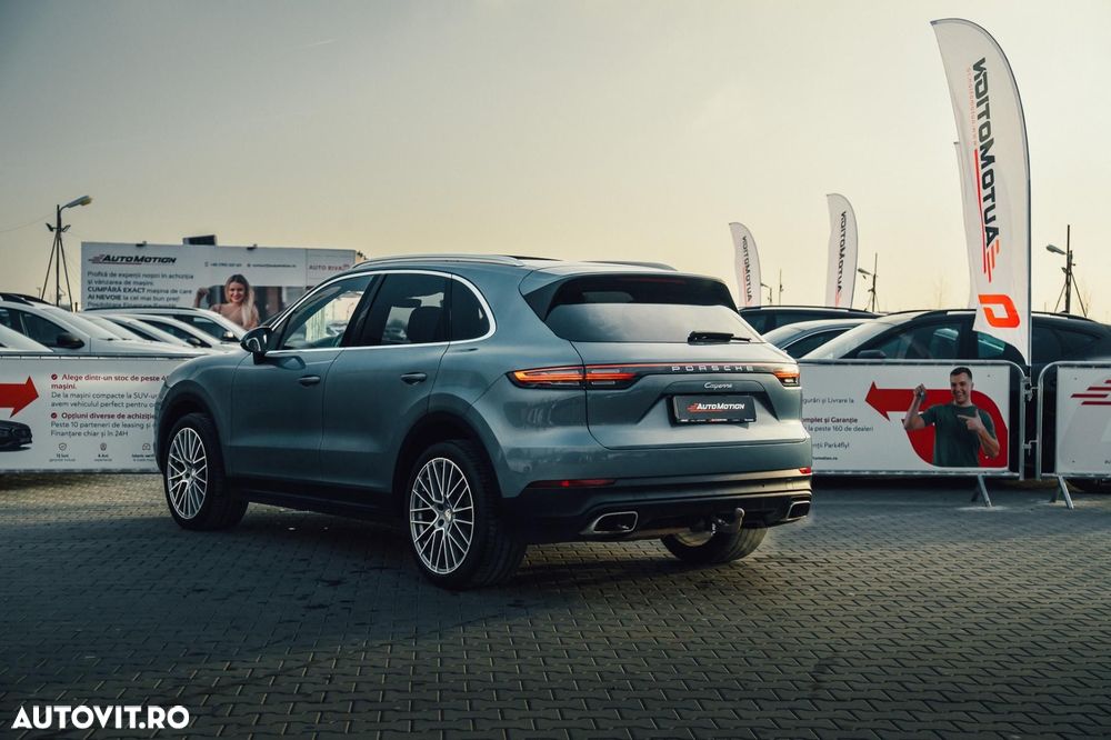 Porsche Cayenne - 4
