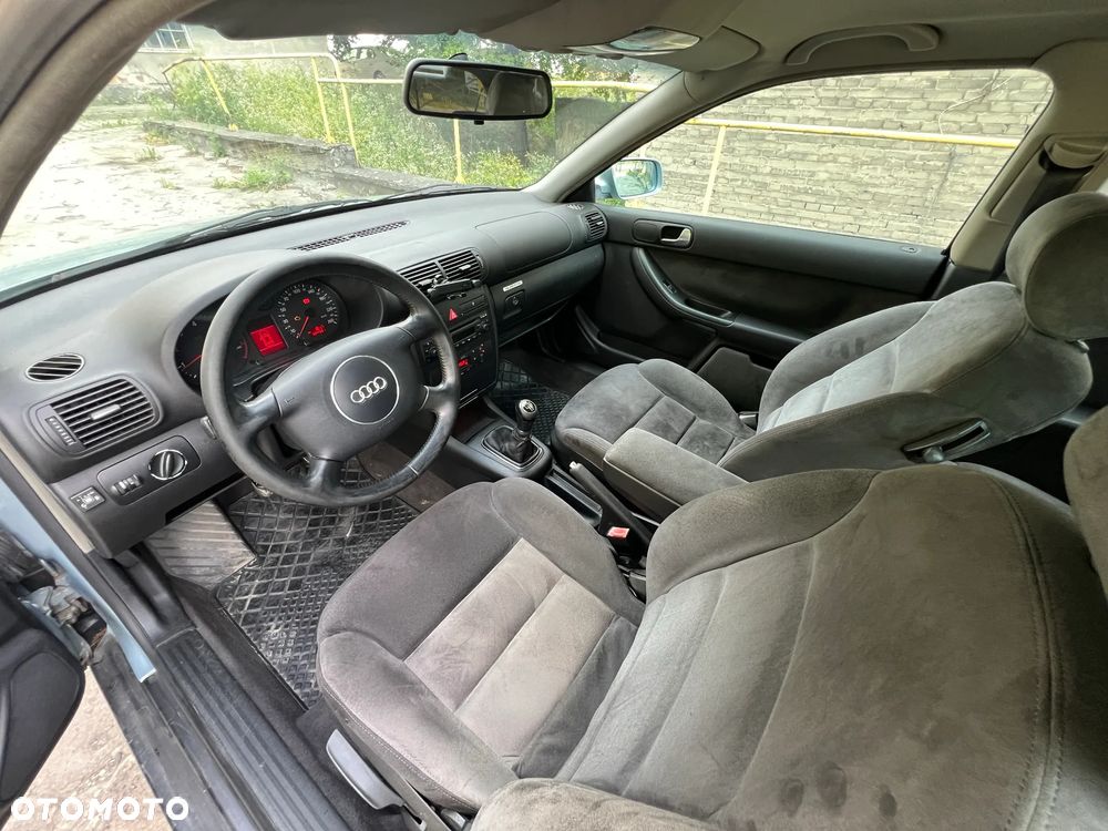 Audi A3 3-drzwiowe 1.8T Quattro Ambiente - 7
