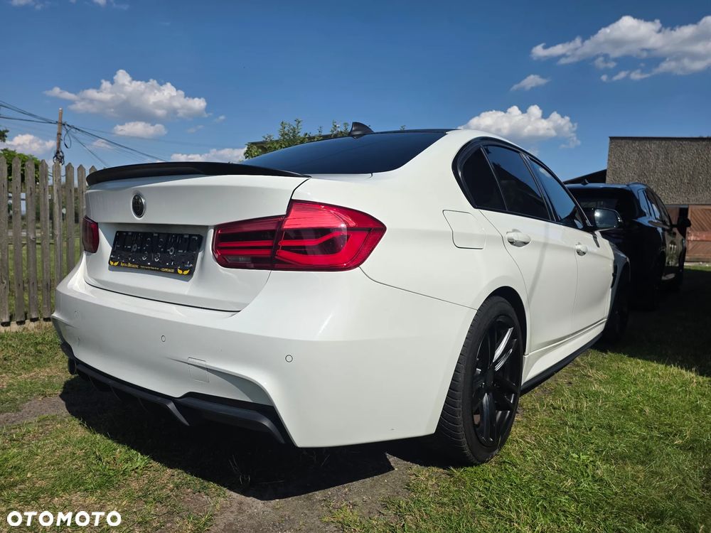 BMW Seria 3 318d M Sport Shadow - 4