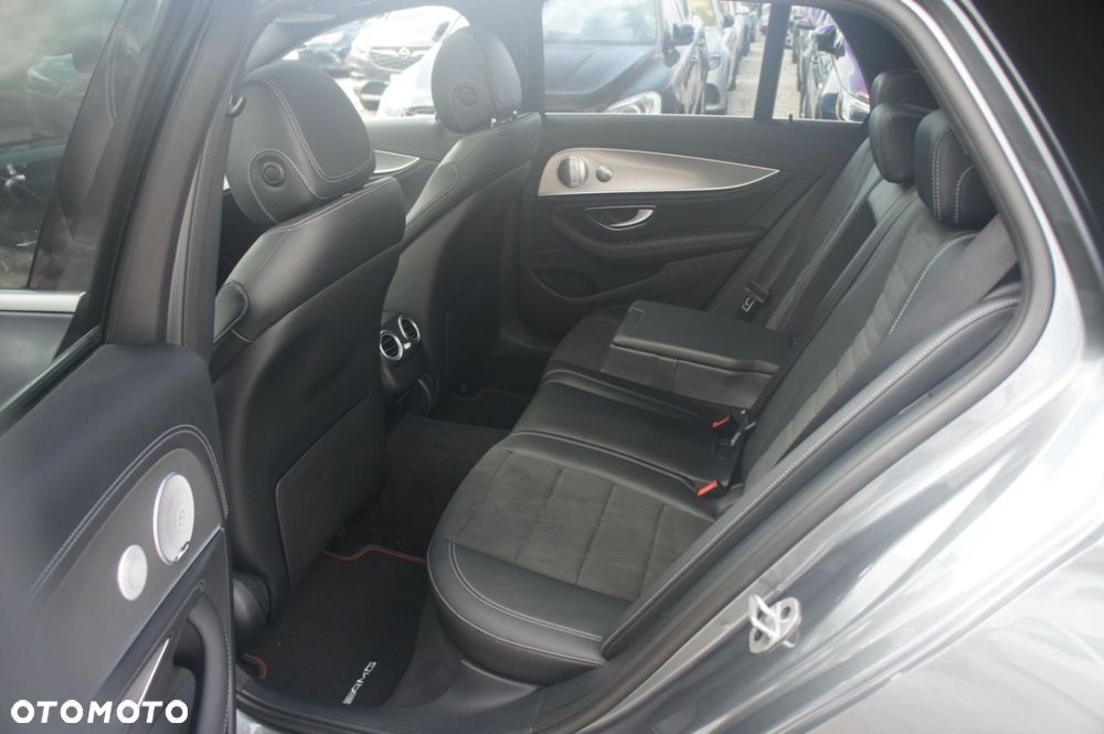 Mercedes-Benz Klasa E - 23