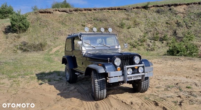 Jeep CJ - 1