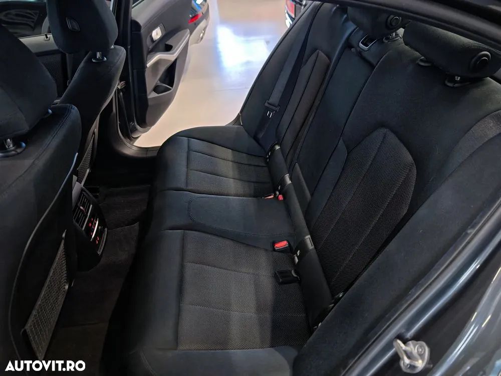 BMW Seria 3 330e xDrive AT PHEV - 13