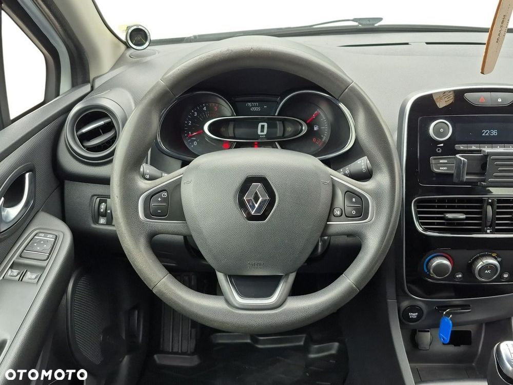 Renault Clio - 22