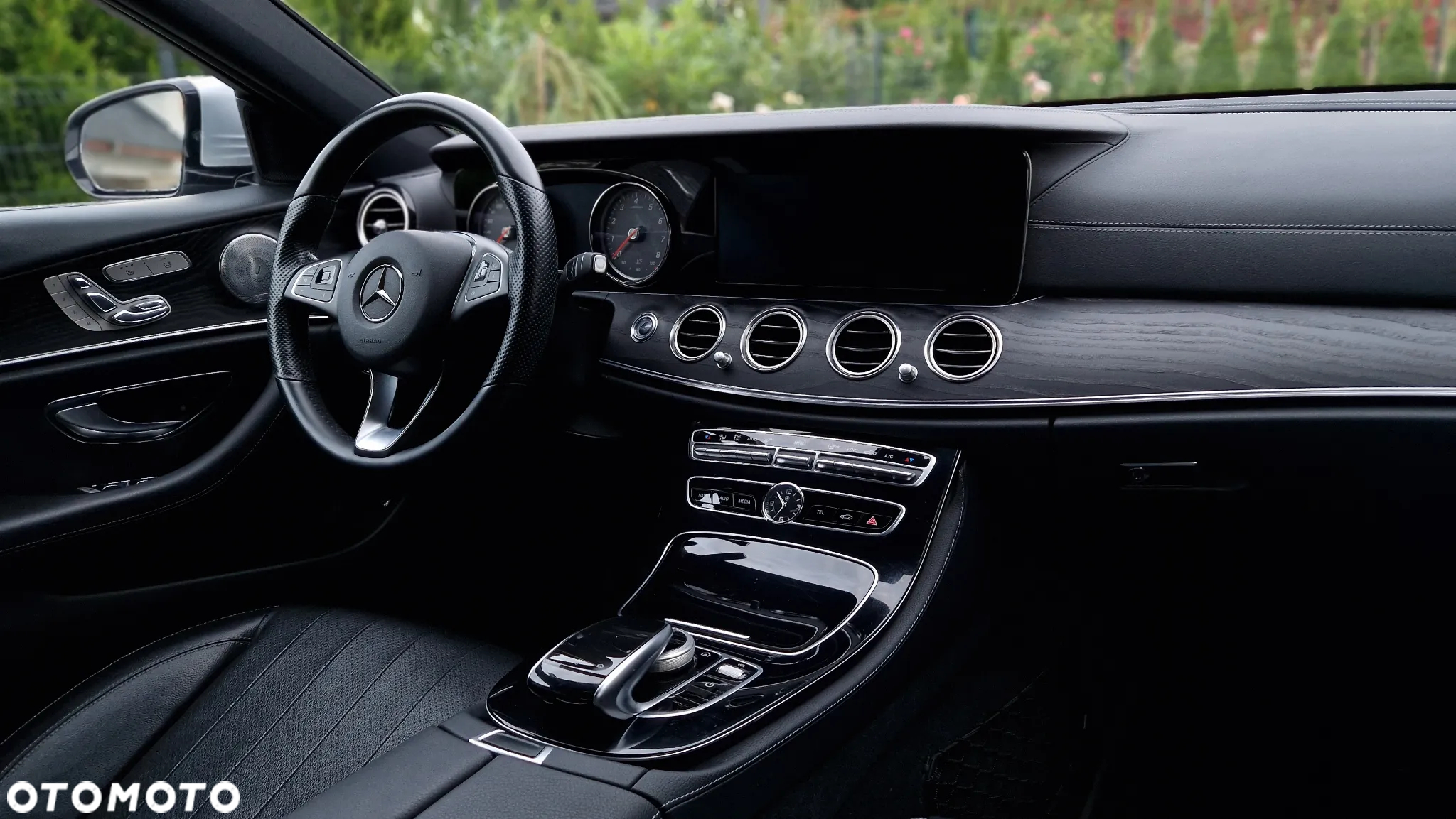 Mercedes-Benz Klasa E 300 9G-TRONIC Avantgarde - 22