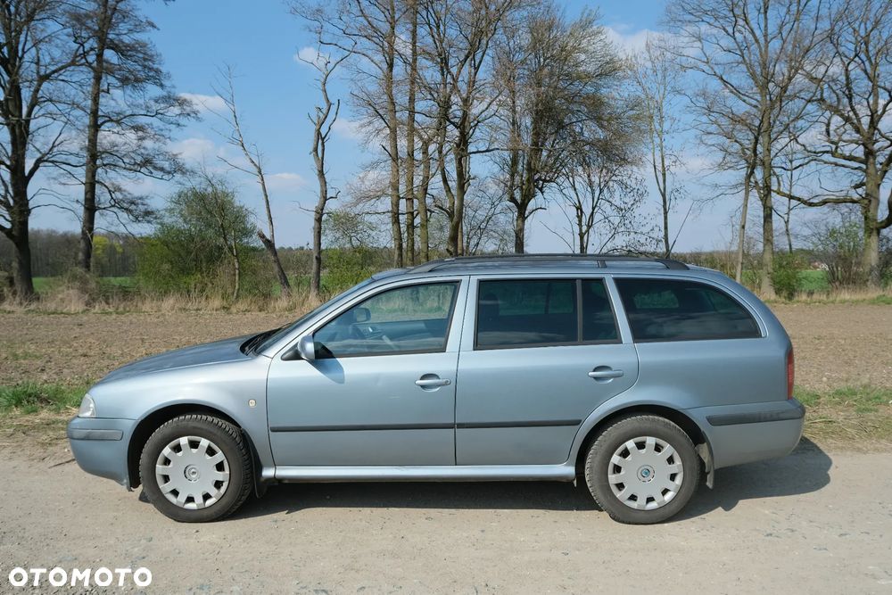 Skoda Octavia 1.6 Ambiente - 6