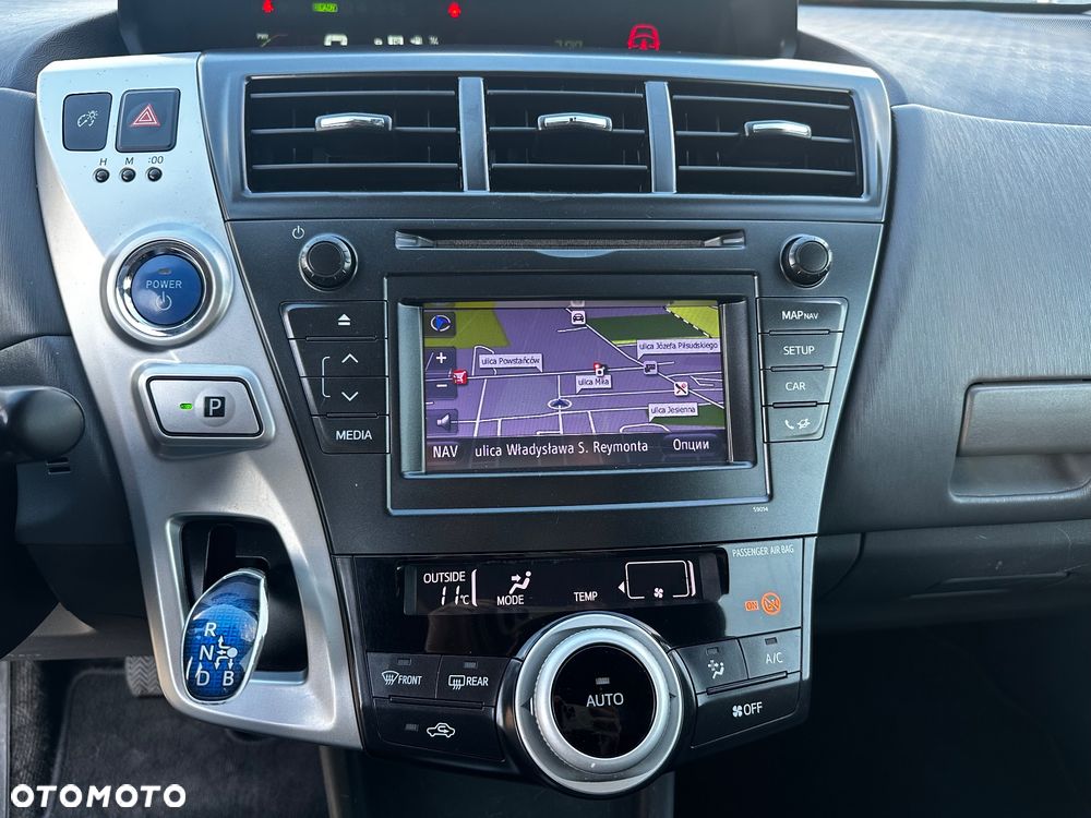 Toyota Prius+ (Hybrid) - 25