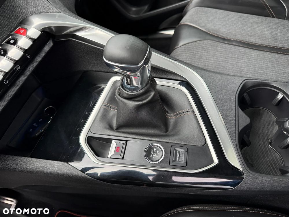 Peugeot 3008 PureTech 130 Stop & Start GPF Allure Business-Paket - 12
