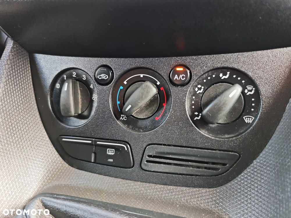Ford Transit Connect - 25