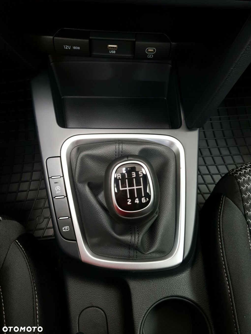 Kia Ceed - 26